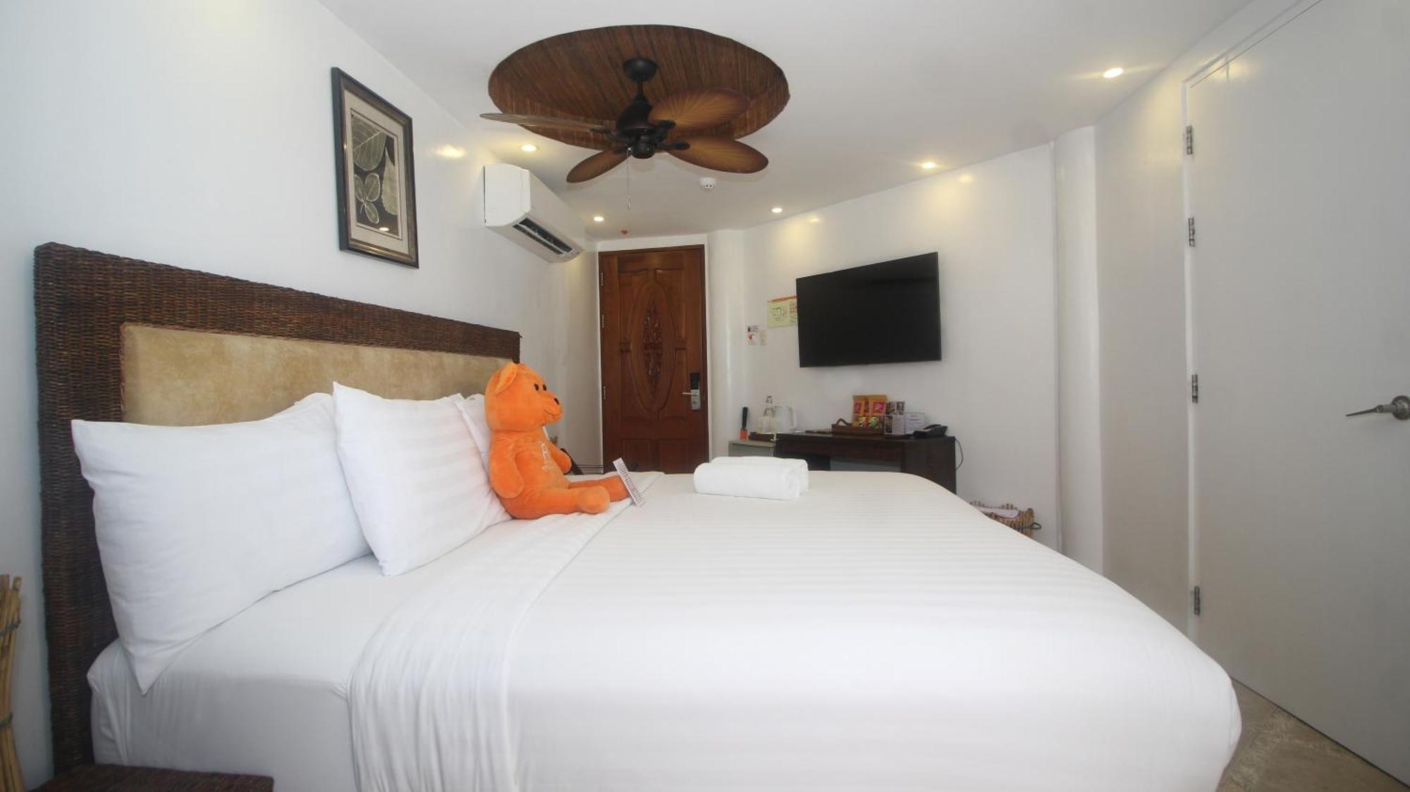 Ambassador In Paradise Balabag  Ngoại thất bức ảnh Deluxe Room