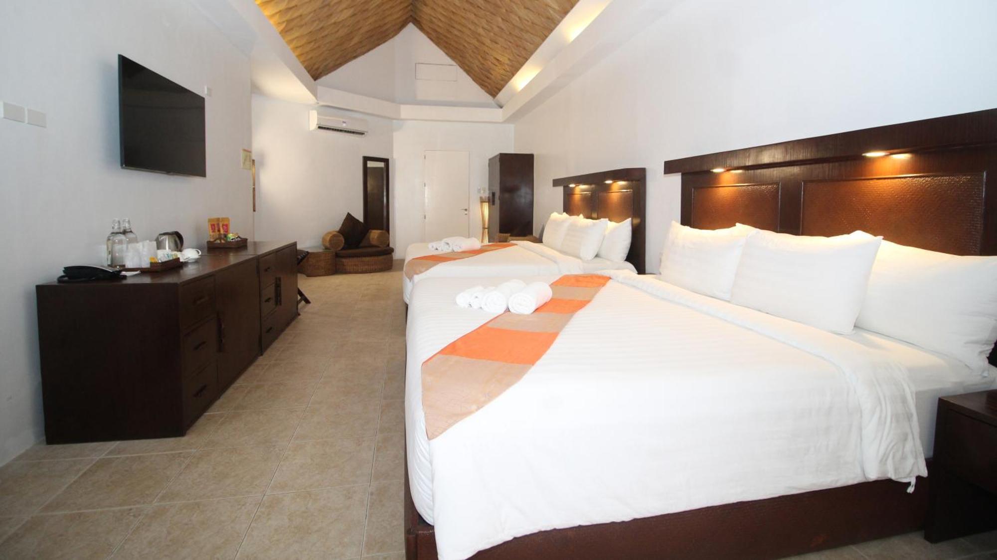 Ambassador In Paradise Balabag  Ngoại thất bức ảnh Deluxe Room