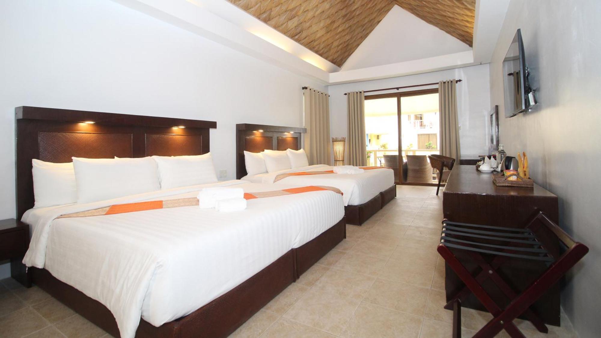Ambassador In Paradise Balabag  Ngoại thất bức ảnh Deluxe Room