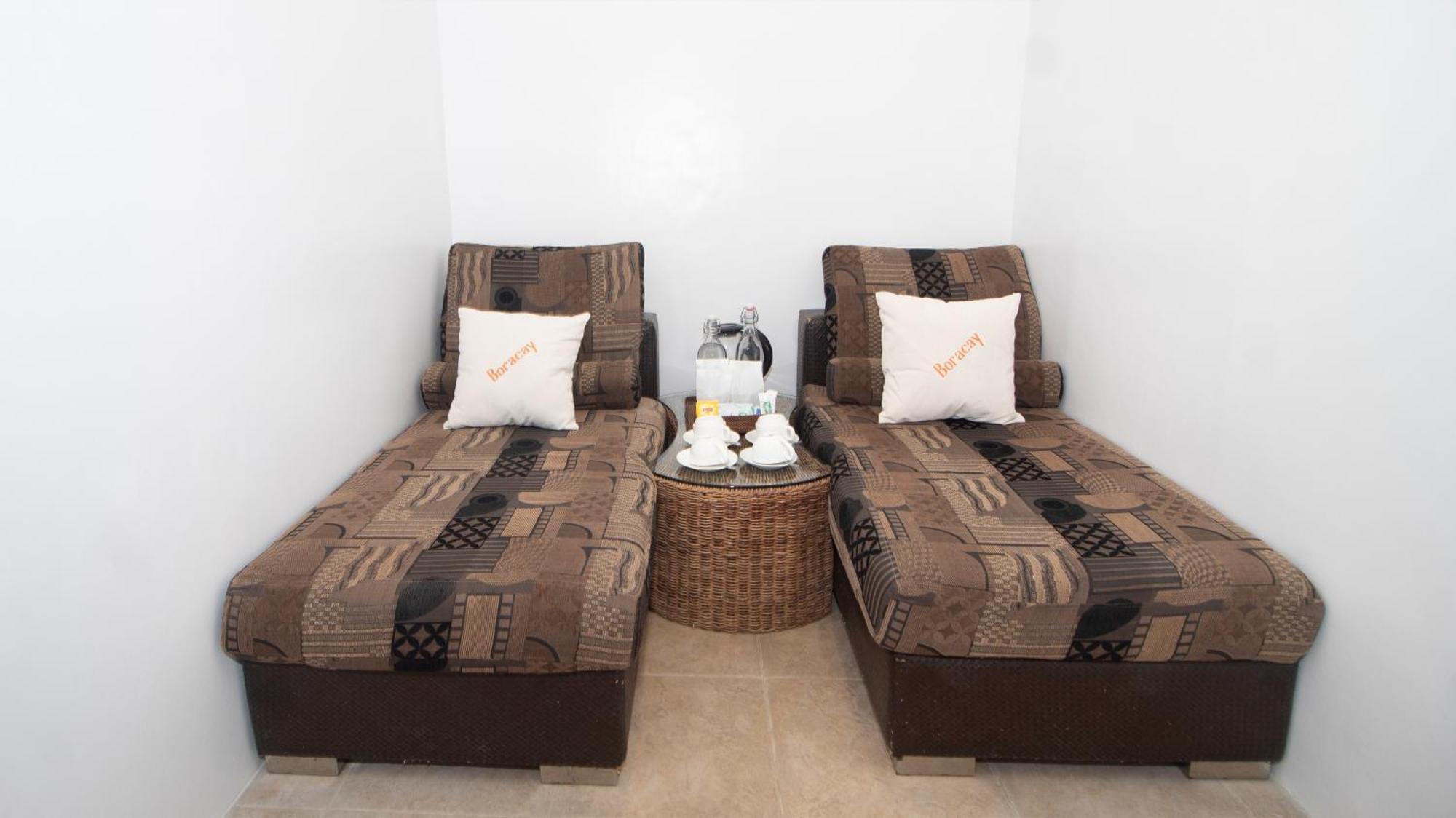 Ambassador In Paradise Balabag  Ngoại thất bức ảnh A room at the hotel